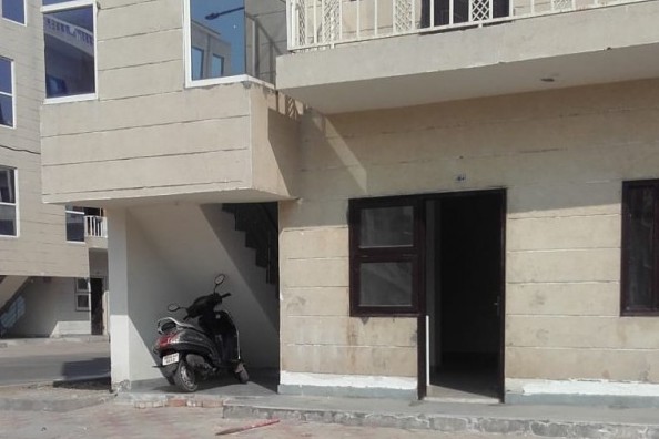 3 BHK apartment is available for sale in Shamsabad, Agra